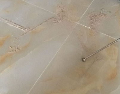 福贡瓷砖空鼓维修公司分享粘合剂选择不当在瓷砖铺贴过程中可能导致以下问题
